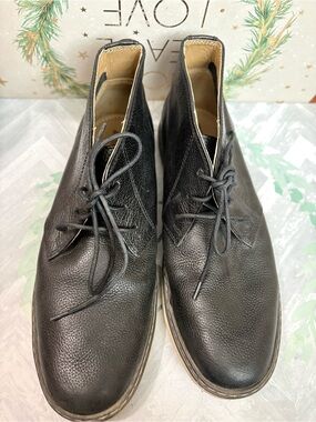 Johnston & Murphy Black Pebbled Leather Chukka Boots